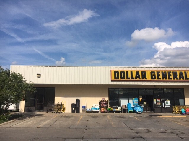 More Photos Of 702 S Webster St, Spring Hill Storefront Retail Office For Lease