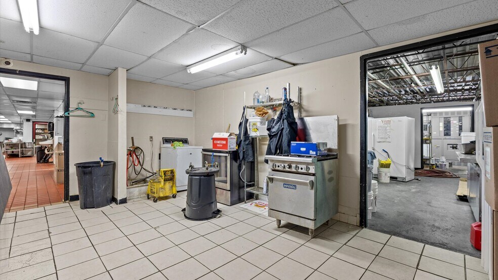 More Photos Of 2839 North Ave, Grand Junction Restaurant For Sale