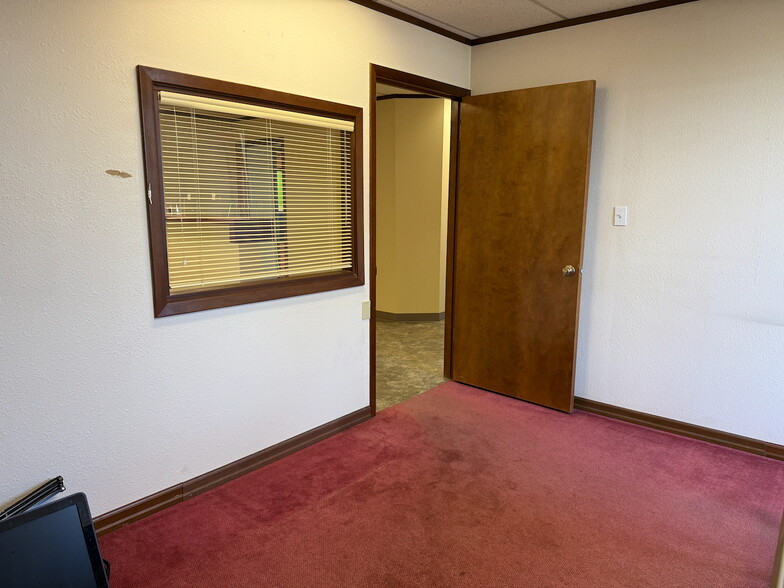 More Photos Of 1720 S 72nd St, Tacoma Medical For Lease