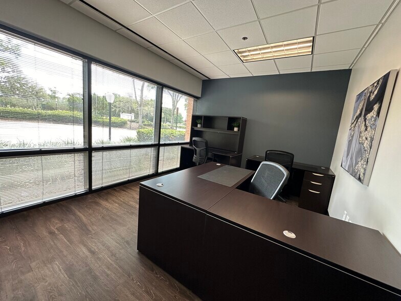More Photos Of 250 International Pky, Lake Mary Office For Lease