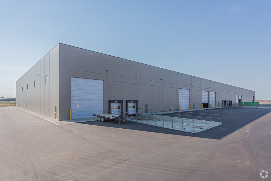 More Photos Of 1075 36 Av, Nisku Warehouse For Lease