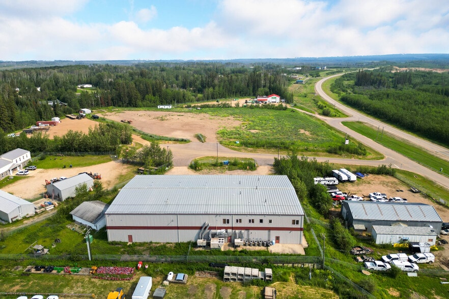 More Photos Of 105 Oak Crt, Anzac Warehouse For Sale