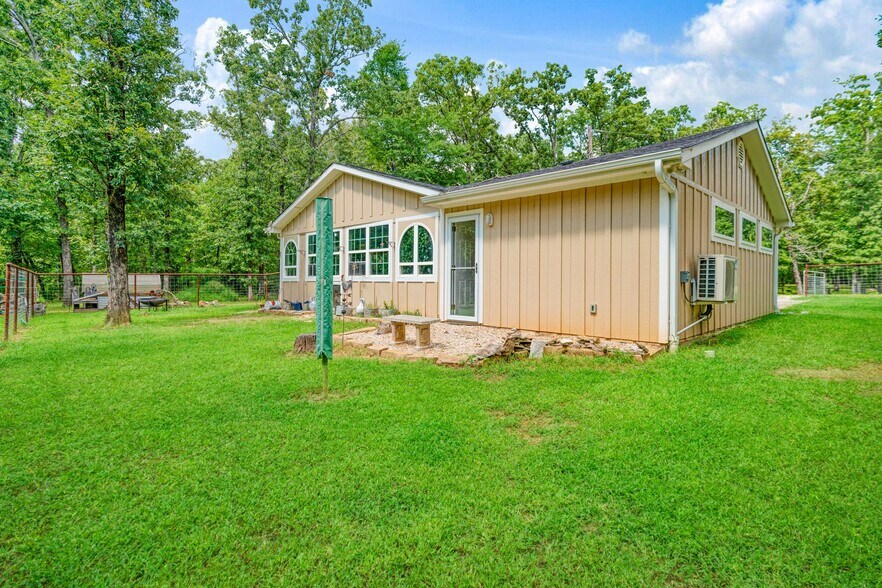 More Photos Of 821 County Road 43830, Paris Multifamily For Sale