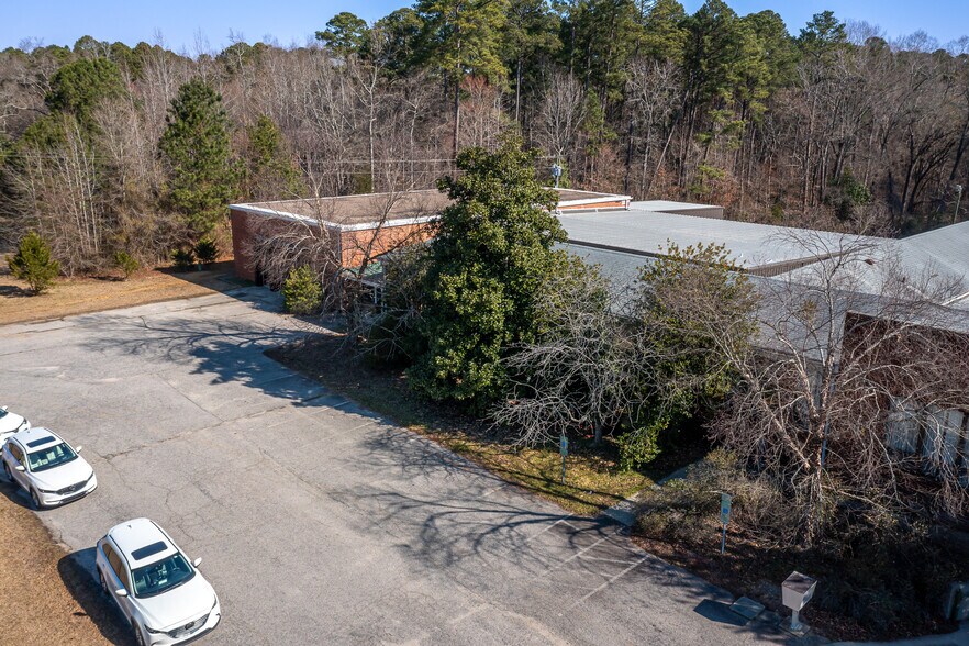 More Photos Of 1434 Farrington Rd, Apex Light Manufacturing For Sale