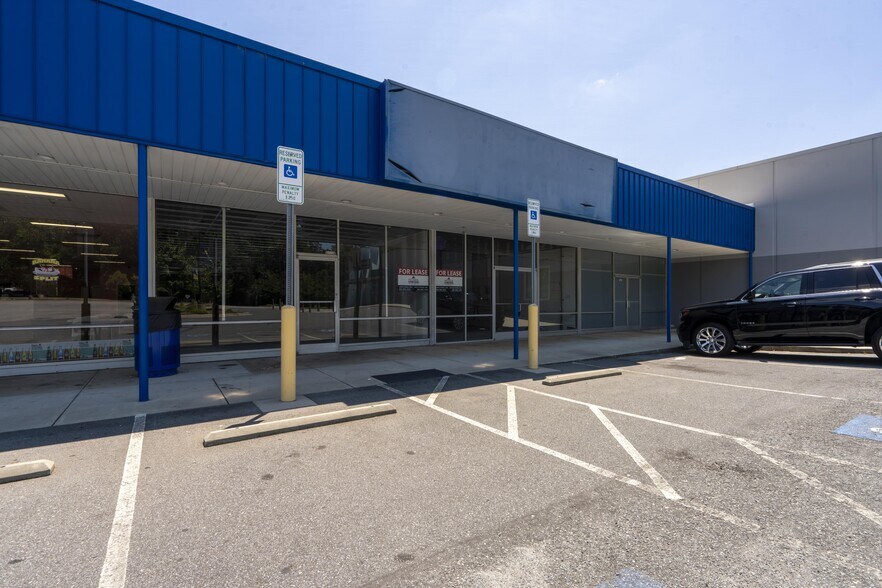 More Photos Of 439-489 N Cannon Blvd, Kannapolis Unknown For Lease