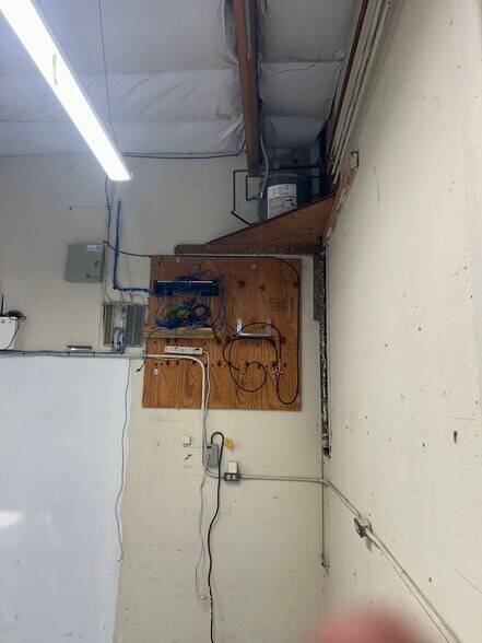 More Photos Of 6 Commercial Blvd, Novato Industrial For Lease