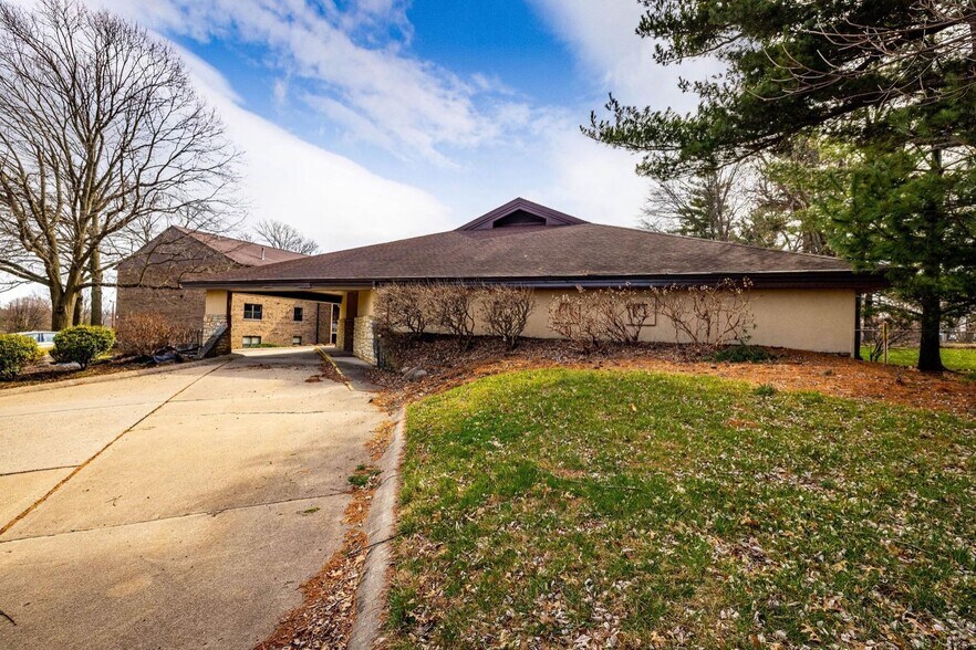 More Photos Of 5629 Bridgetown Rd, Cincinnati Flex For Sale
