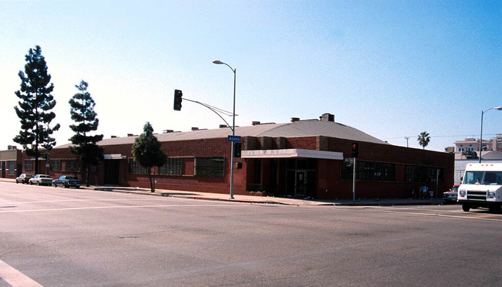 More Photos Of 2601 S Broadway, Los Angeles Warehouse For Lease