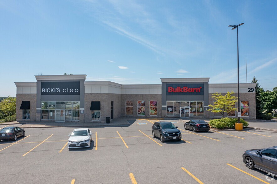 More Photos Of 35 Mapleview Dr W, Barrie Unknown For Lease