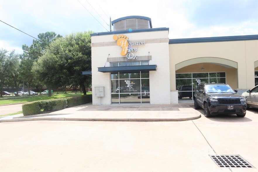 More Photos Of 9405 Huffmeister Rd, Houston Unknown For Lease