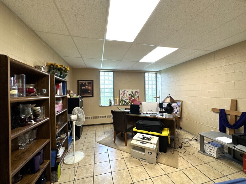 More Photos Of 1496 Swinger Dr, Dayton Religious Facility For Sale