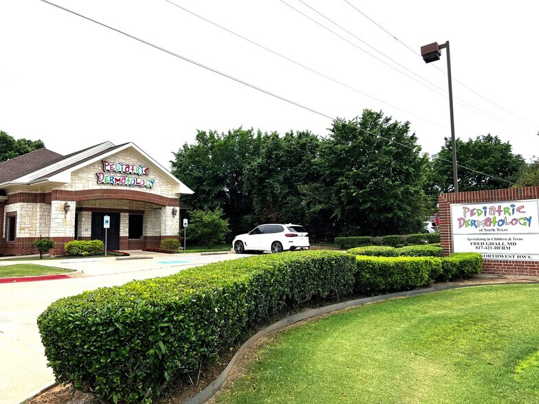 Primary Photo Of 1325 W Northwest Hwy, Grapevine Medical For Sale