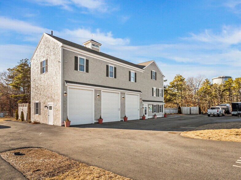 More Photos Of 311 Paddocks Path, Dennis Flex For Sale