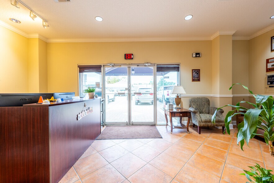 More Photos Of 6380 Phillips Hwy, Jacksonville Office For Lease