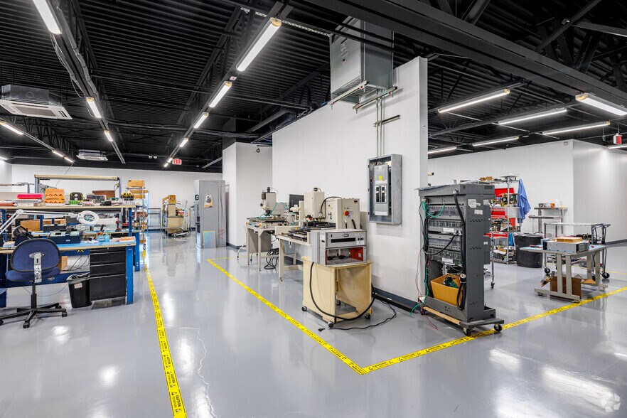 More Photos Of 4050 Premier Dr, Plano Light Manufacturing For Lease