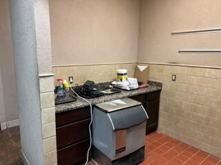 More Photos Of 321 Broadway, Hillsdale Freestanding For Lease