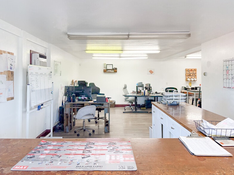 More Photos Of 3264 Ramona Ave, Sacramento Manufacturing For Sale