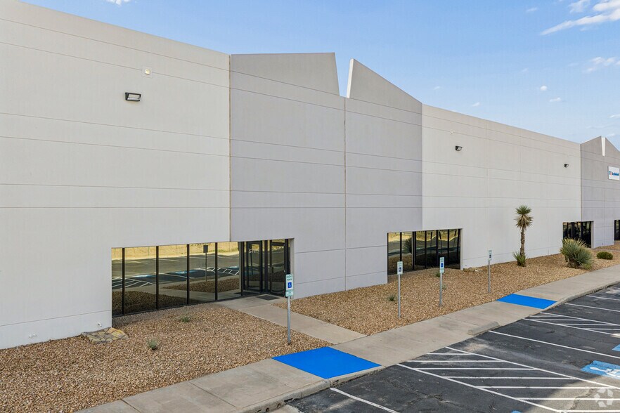 More Photos Of 420 A Pan American Dr, El Paso Unknown For Lease