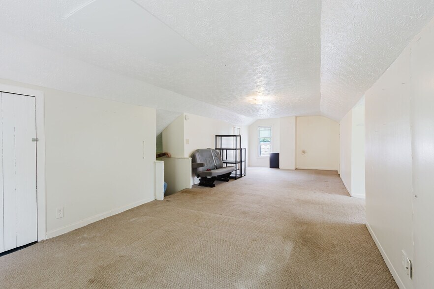 More Photos Of , Lexington Specialty For Sale