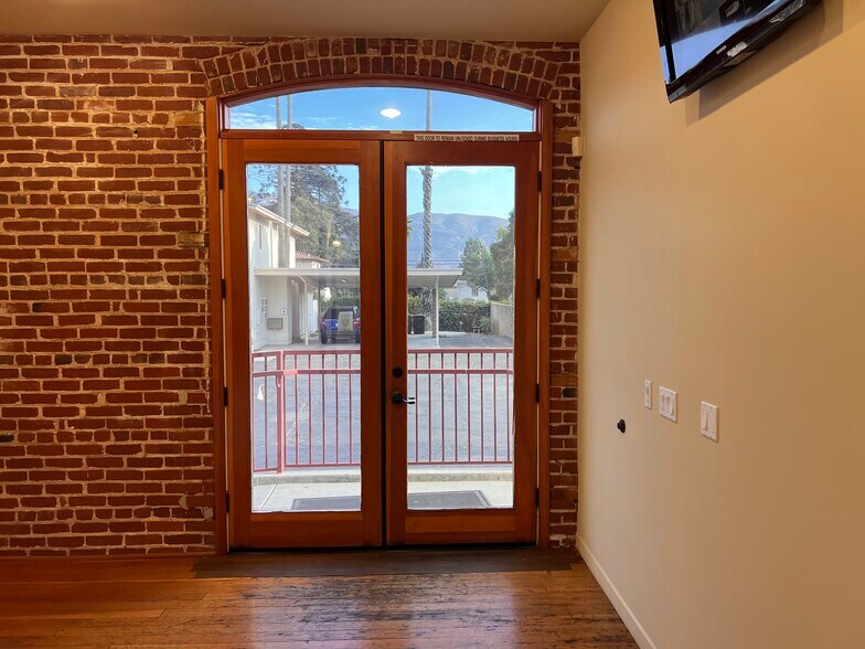 More Photos Of 216 N 8th St, Santa Paula Medical For Lease