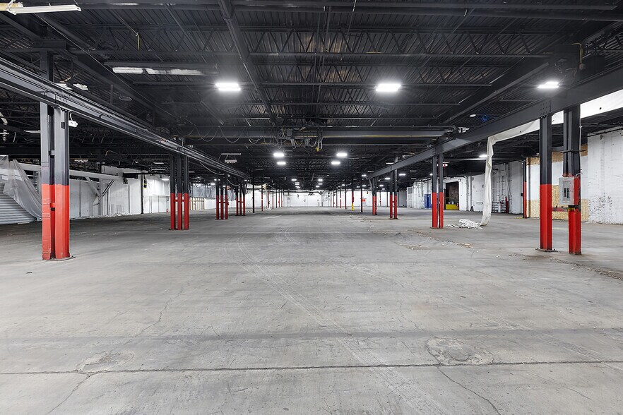 More Photos Of 412 W Beecher St, Adrian Manufacturing For Lease