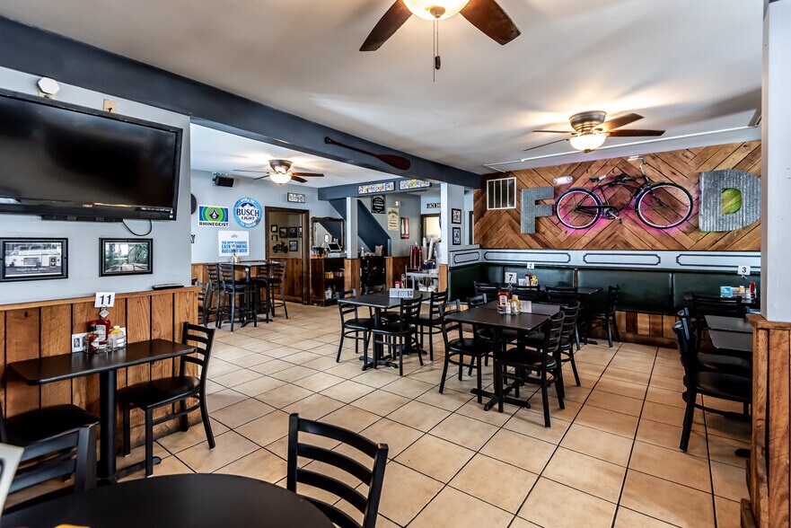 More Photos Of 5527 Oregonia Rd, Oregonia Restaurant For Sale