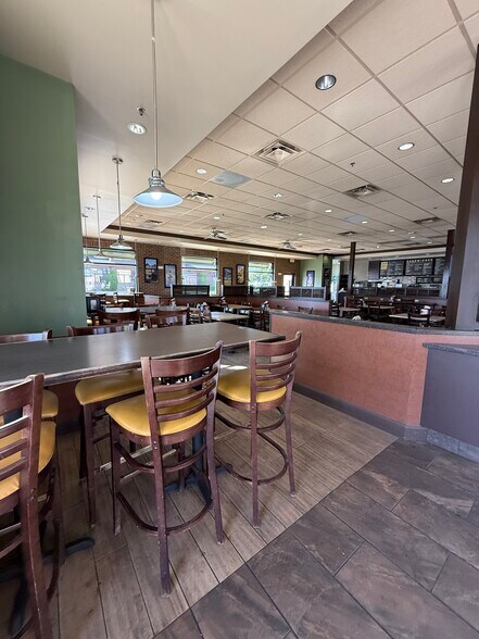 More Photos Of 4104 W Interstate 40, Amarillo Freestanding For Lease