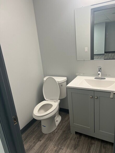 More Photos Of 5133 Washington St, Downers Grove Apartments For Lease
