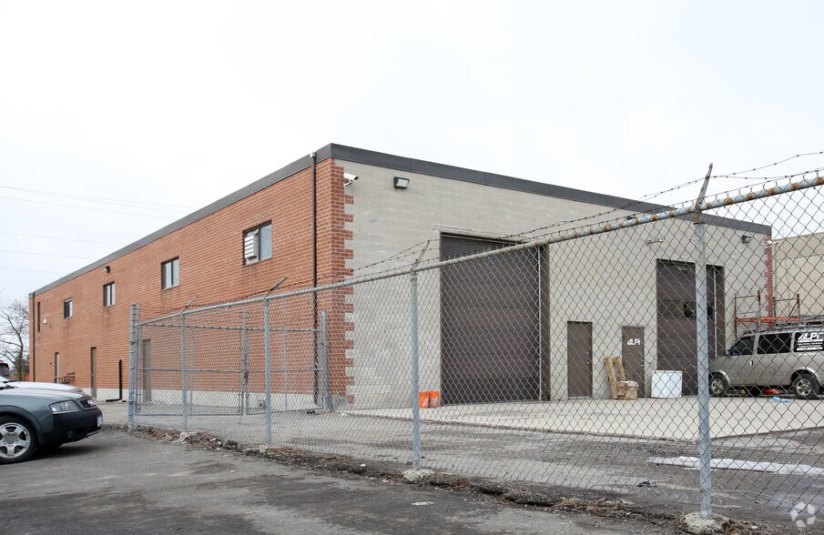 More Photos Of 511 Piercey Rd, Caledon Warehouse For Lease