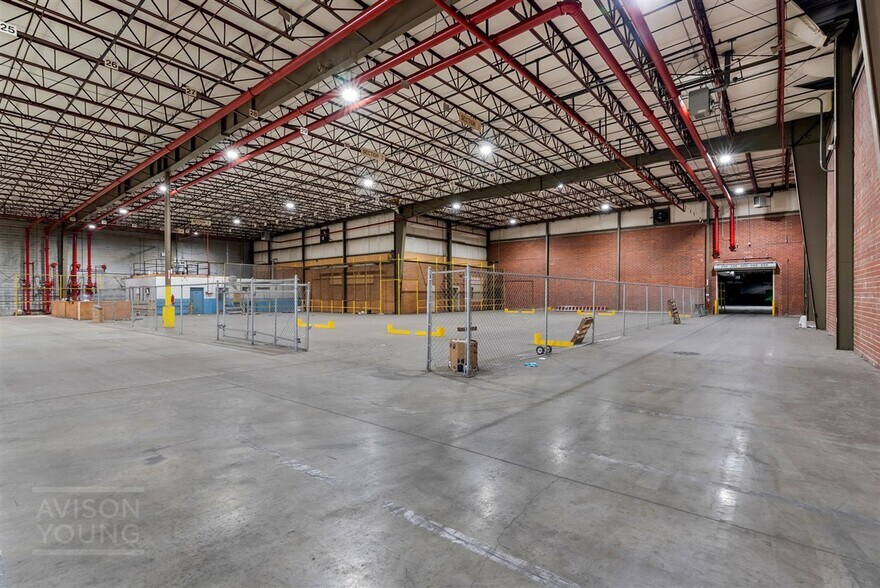 More Photos Of 300 S Main St, Mauldin Warehouse For Sale