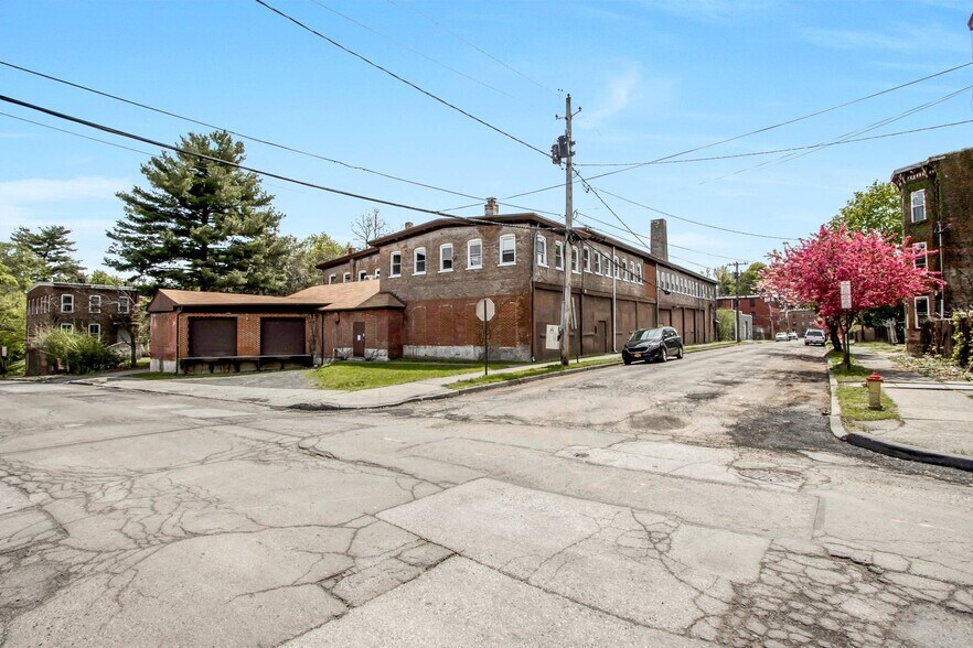 More Photos Of 24 Johnes St, Newburgh Light Manufacturing For Lease