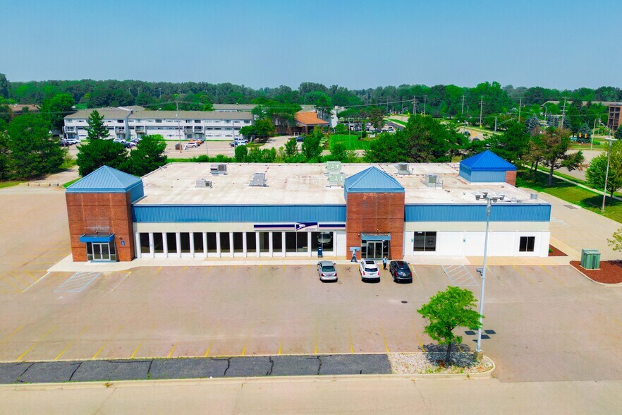More Photos Of 5200-5210 W Saginaw Hwy, Lansing Freestanding For Lease