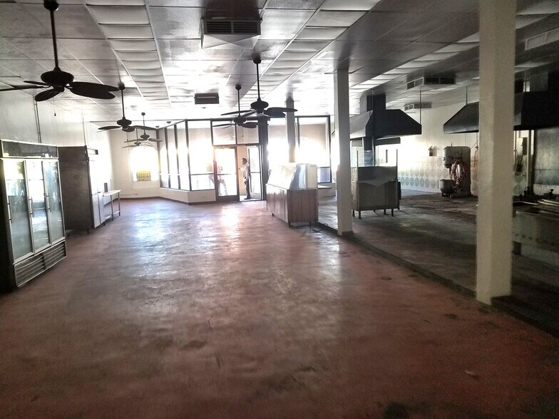 More Photos Of 605-607 W Whittier Blvd, Montebello Storefront For Sale