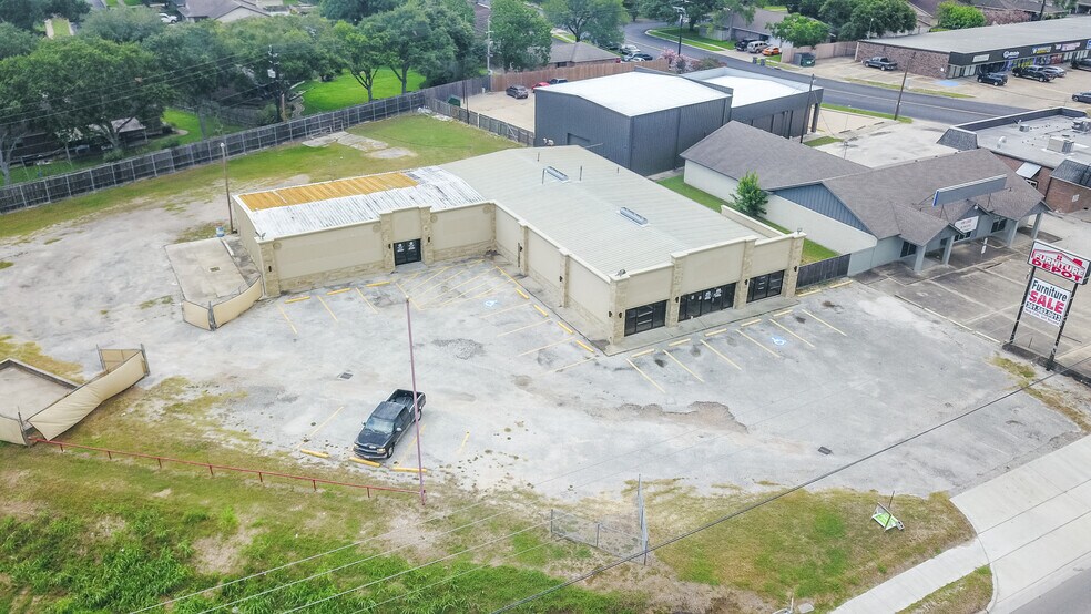 More Photos Of 6602 N Navarro St, Victoria General Retail For Sale