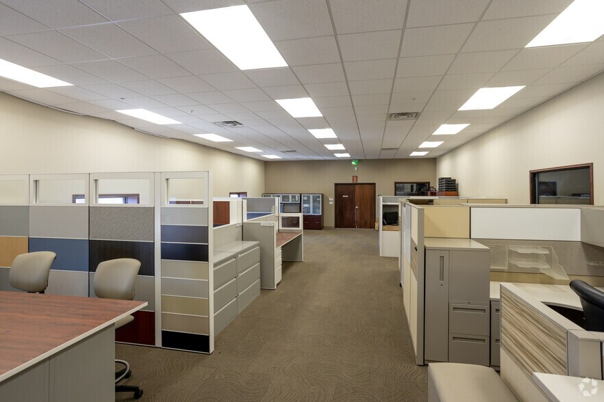 More Photos Of 400 Lookout Ridge Blvd, Harker Heights Warehouse For Sale