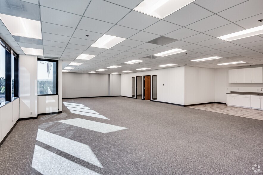 More Photos Of 23101 Lake Center Dr, Lake Forest Office For Lease