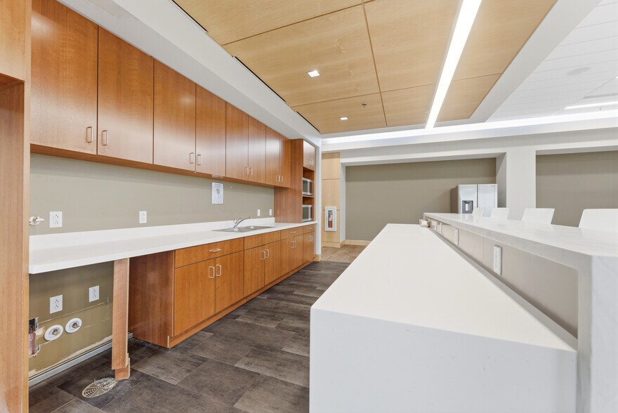 More Photos Of 423 Fortress Blvd, Morgantown Office For Sale