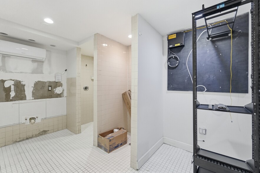 More Photos Of 7311 SW 59th Ct, South Miami General Retail For Lease