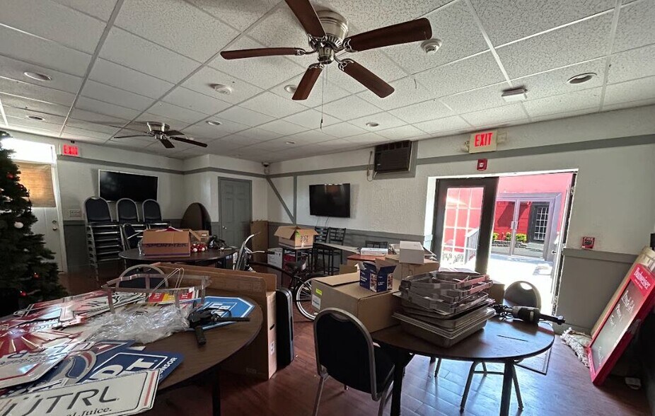 More Photos Of 742-746 Middle Country Rd, Selden Freestanding For Sale