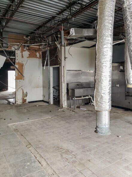 More Photos Of 4431-4457 W Lincoln Hwy, Matteson Storefront For Lease