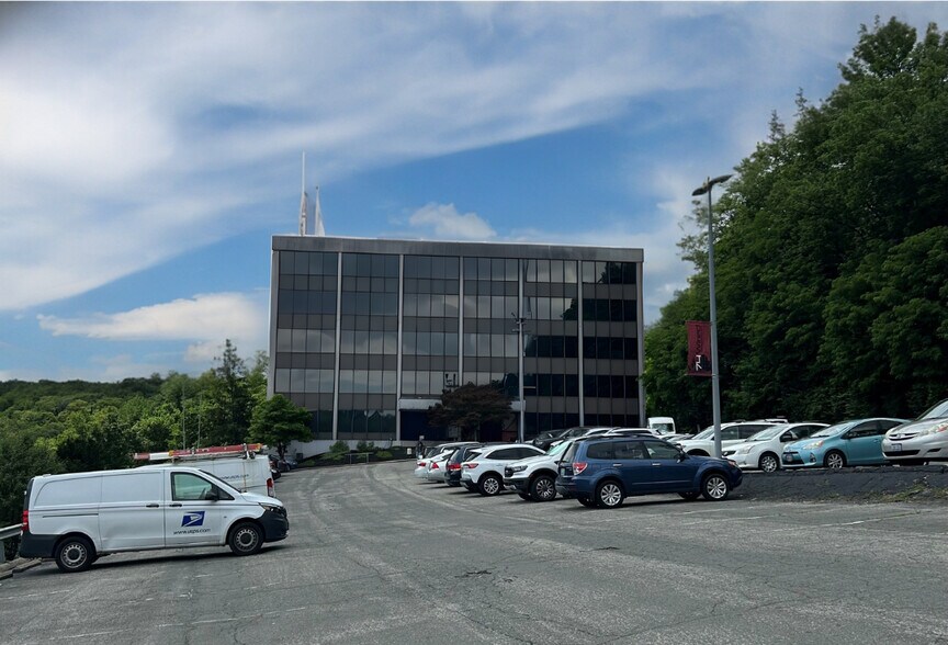 More Photos Of 2300 Montana Ave, Cincinnati Office For Sale