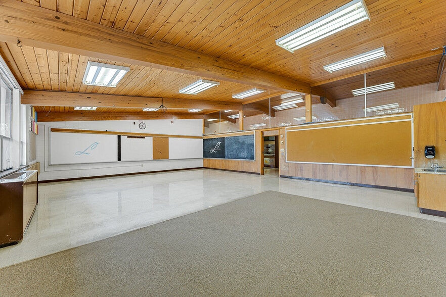 More Photos Of S5864 State Highway 23, Loganville Light Distribution For Sale