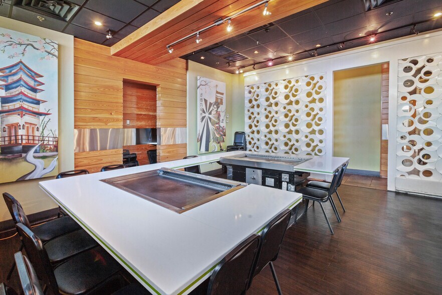 More Photos Of 102 Clinton Center Dr, Clinton Restaurant For Sale