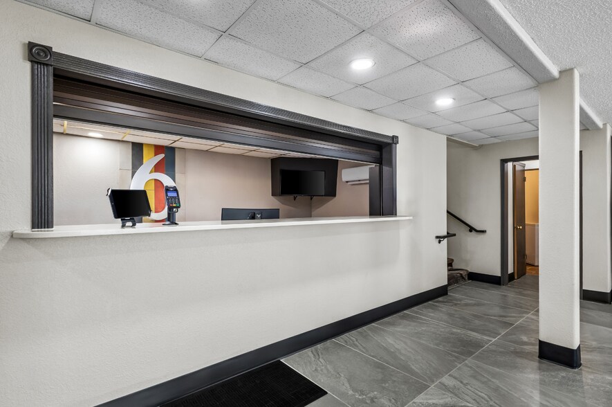 More Photos Of 110 Sodrac Dr, North Sioux City Hotel For Sale