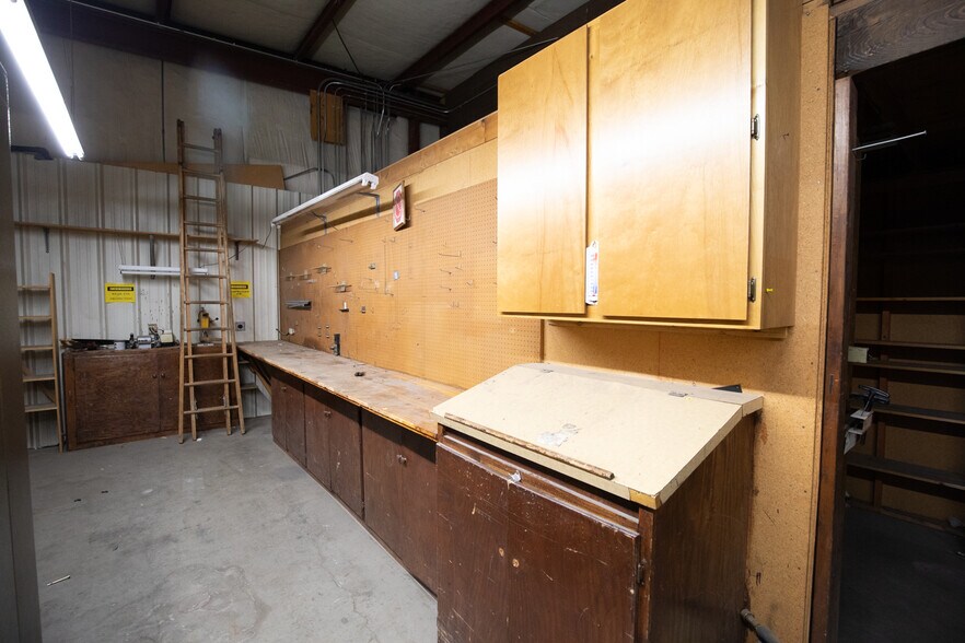 More Photos Of 1924 North Ave W, Missoula Warehouse For Sale