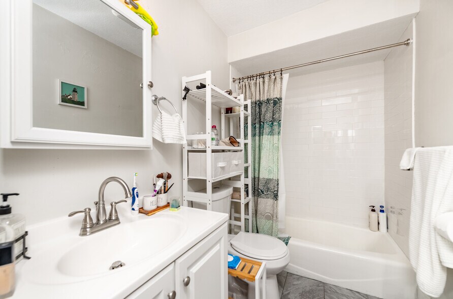 More Photos Of 470 Commonwealth Ave, Boston Apartments For Sale