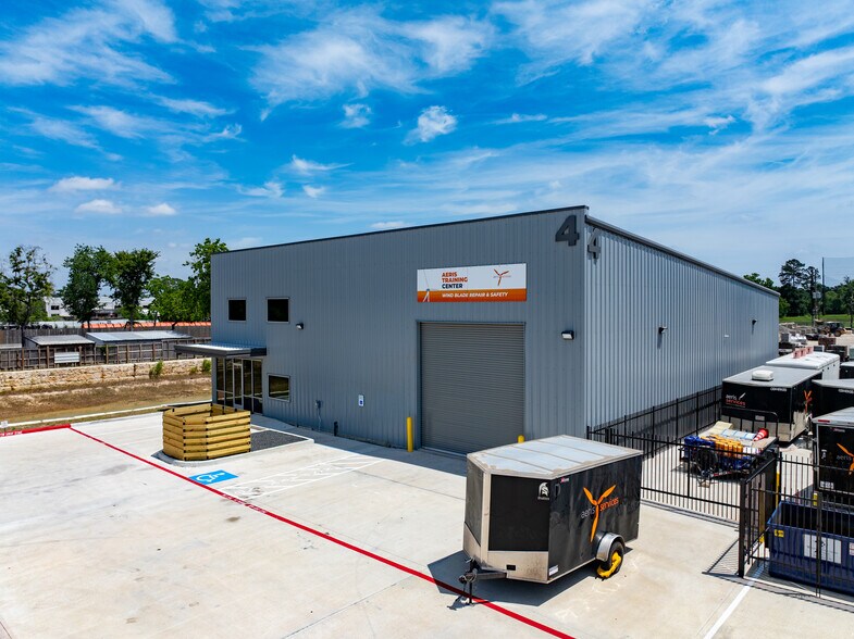 More Photos Of 6702 Theall Rd, Houston Industrial For Sale