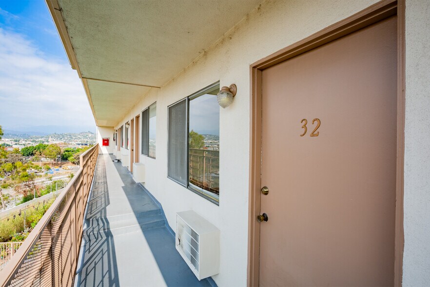 More Photos Of 571 Fairview Ave, Los Angeles Apartments For Sale