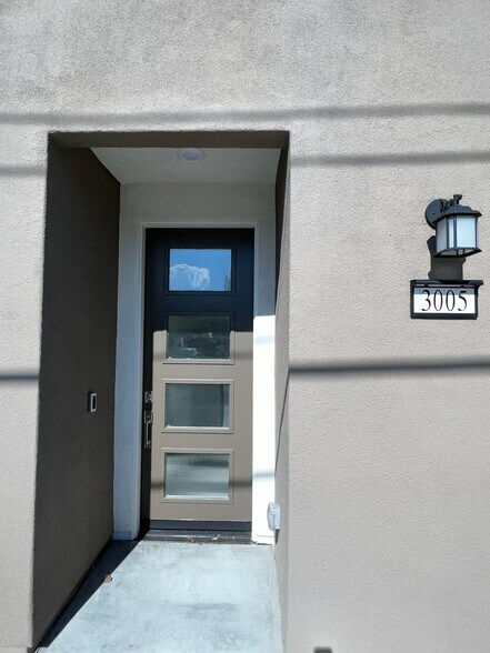 More Photos Of 3005 Cochran St, Simi Valley Specialty For Lease