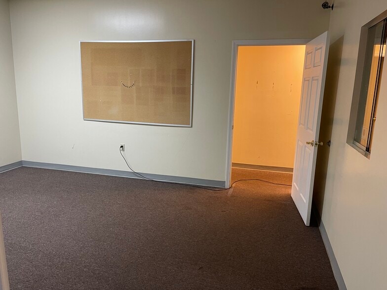 More Photos Of 2536 Carrollton Villa Rica Hwy, Carrollton Office For Lease